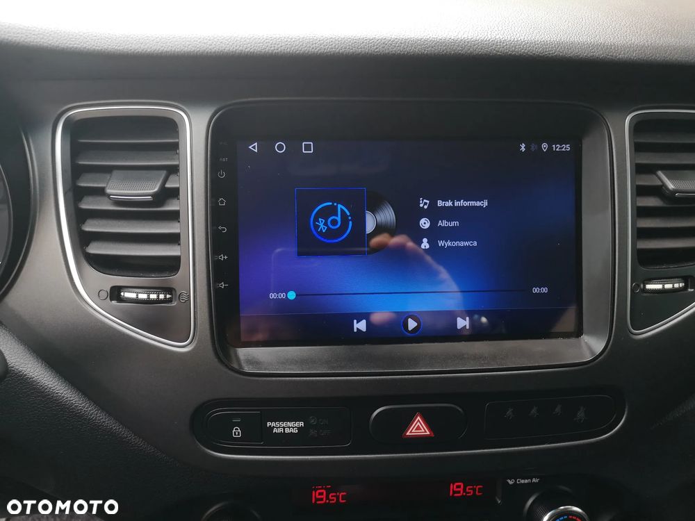 Kia Carens 1.6 GDI L - 20