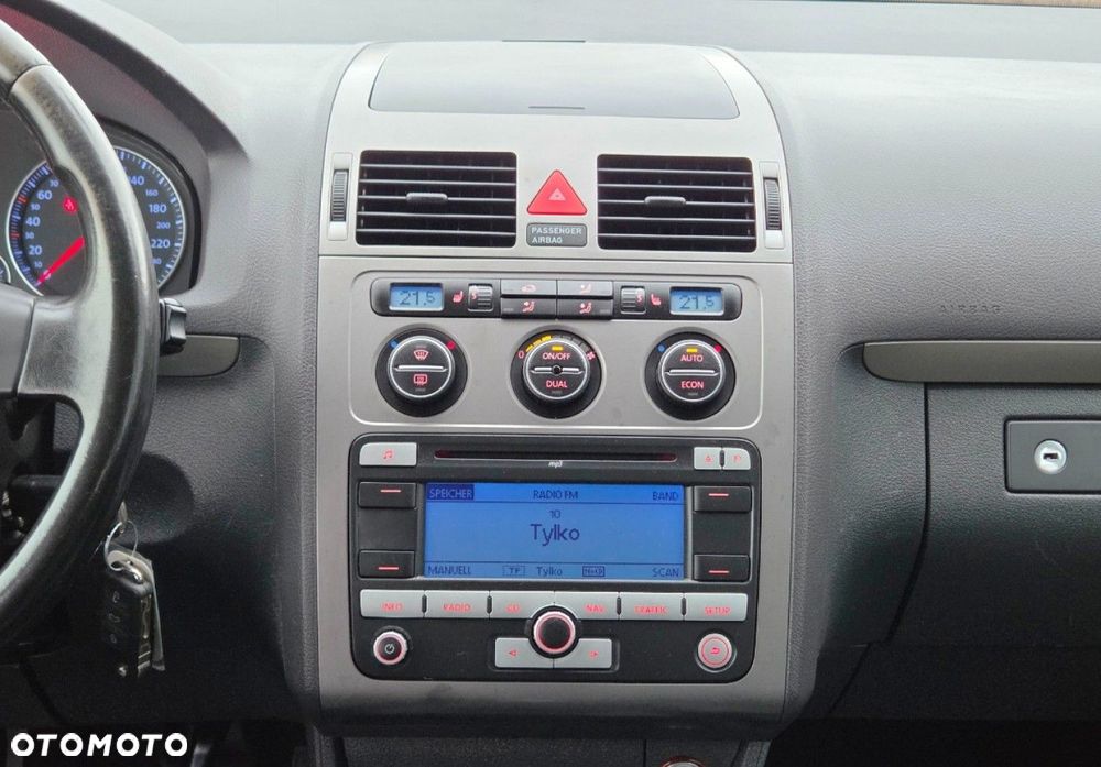 Volkswagen Touran - 14