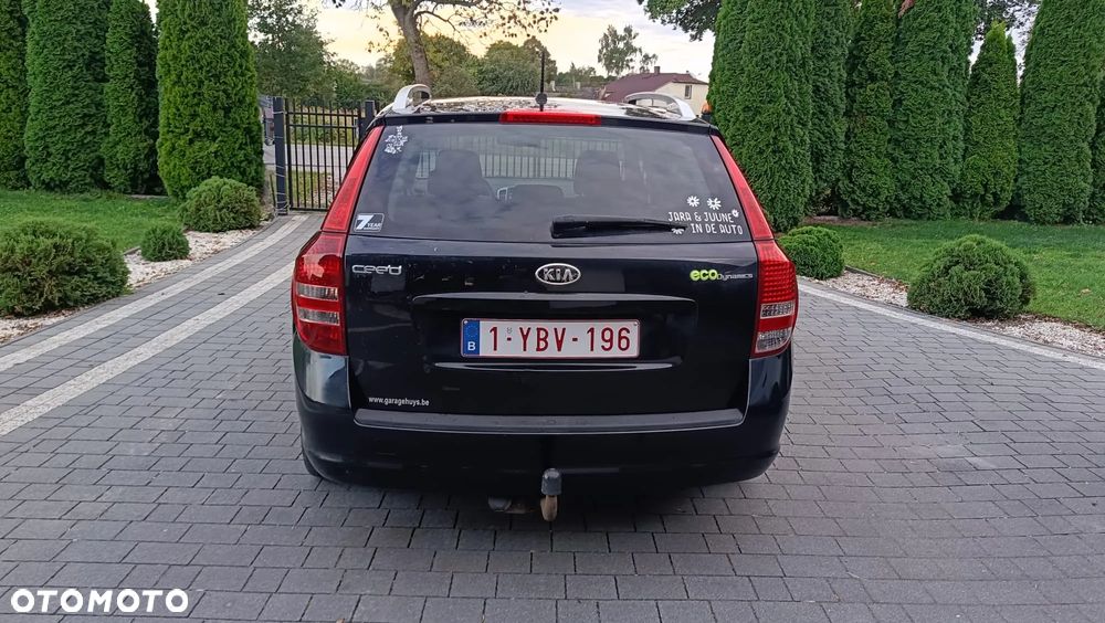 Kia Ceed - 12