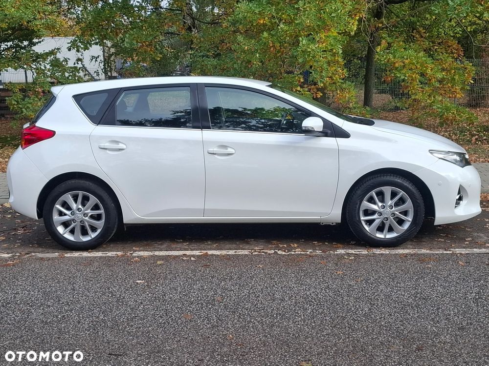 Toyota Auris 1.6 Premium Comfort - 8