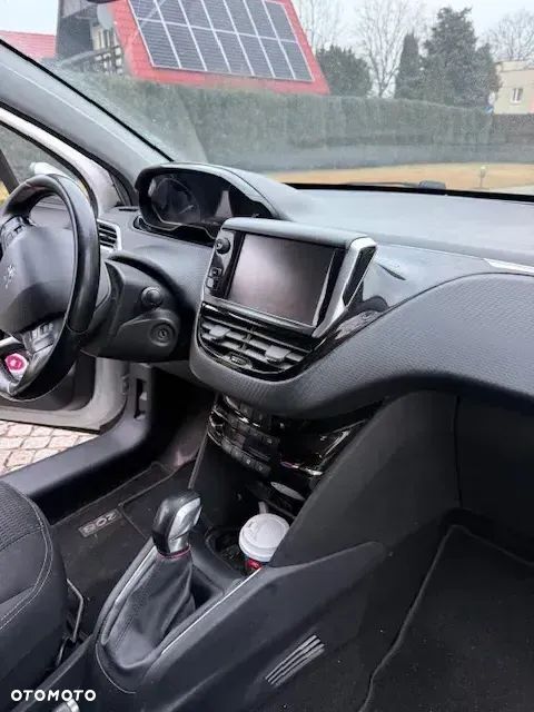 Peugeot 208 - 6