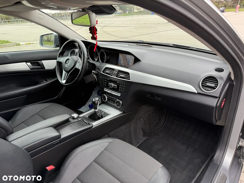 Mercedes-Benz Klasa C 180 BlueEFFICIENCY - 19