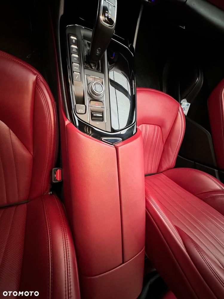 Maserati Levante Q4 GranSport - 21