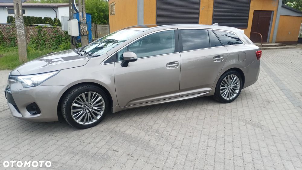 Toyota Avensis 1.8 Premium - 3