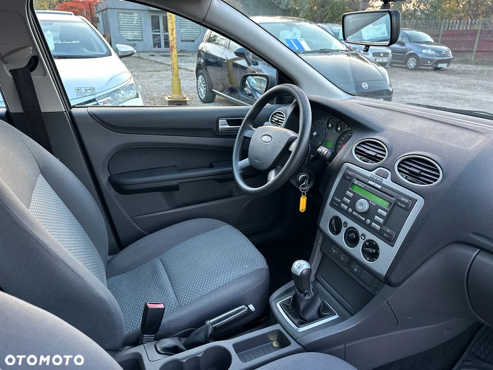 Ford Focus Ambiente - 21