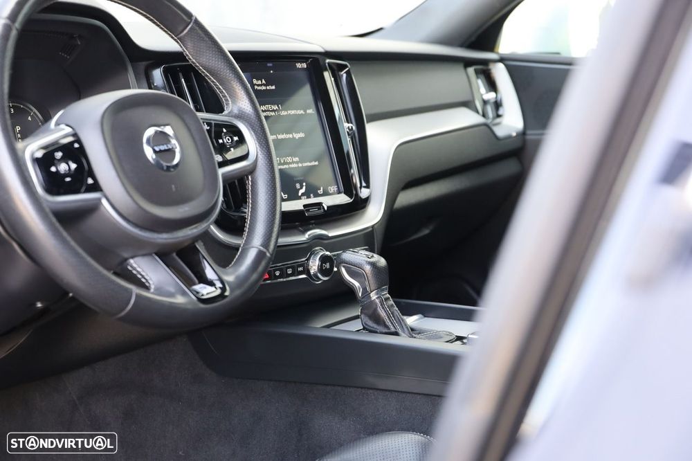 Volvo XC 60 2.0 D4 R-Design AWD Geartronic - 10