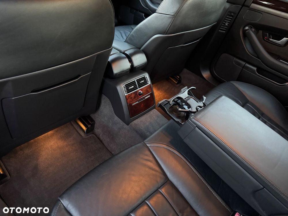 Audi A8 4.2 Quattro - 15