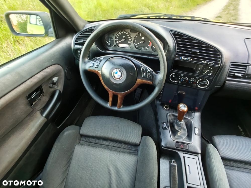 BMW Seria 3 318i - 30