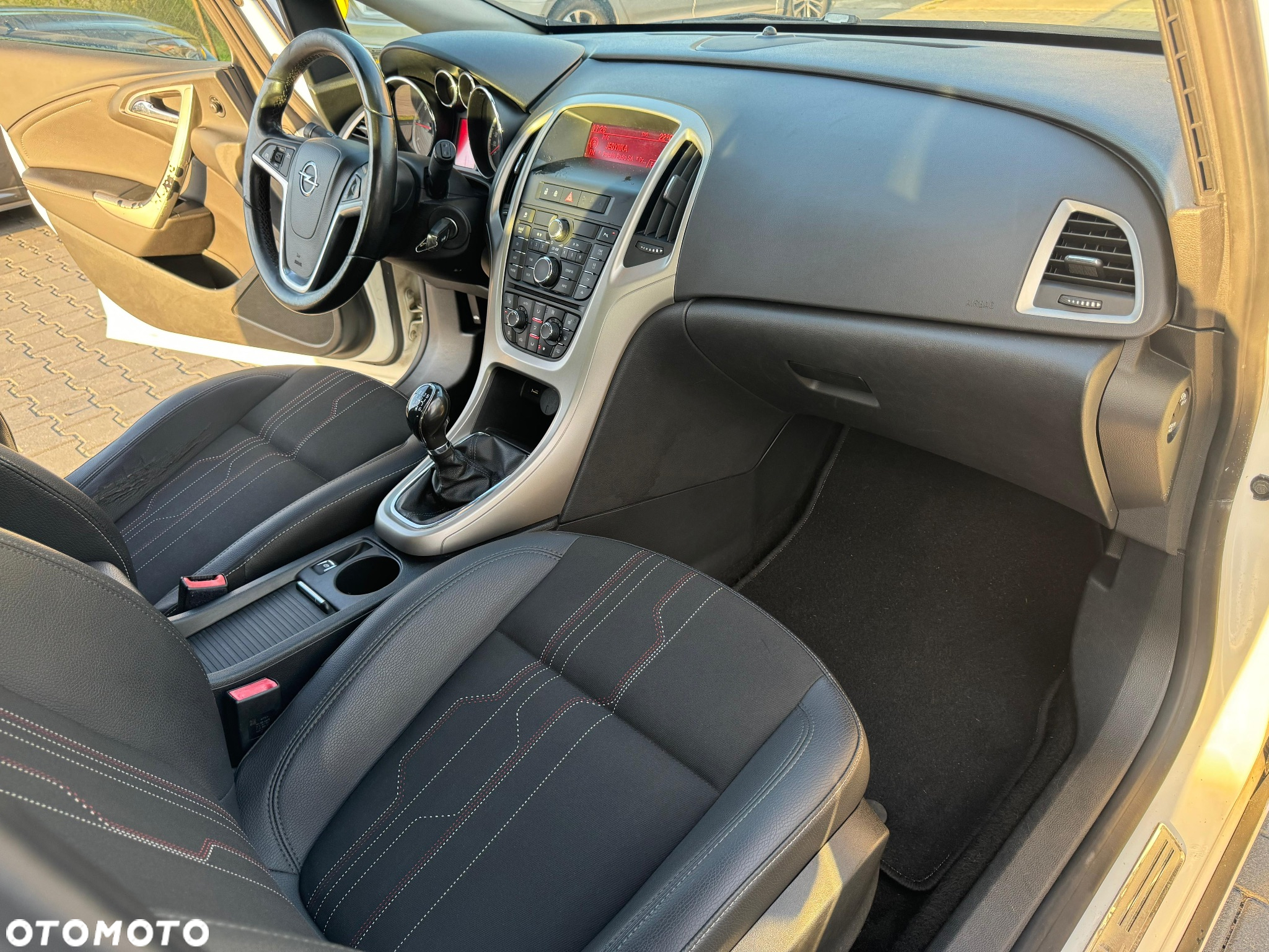 Opel Astra 1.7 CDTI DPF 150 Jahre - 20
