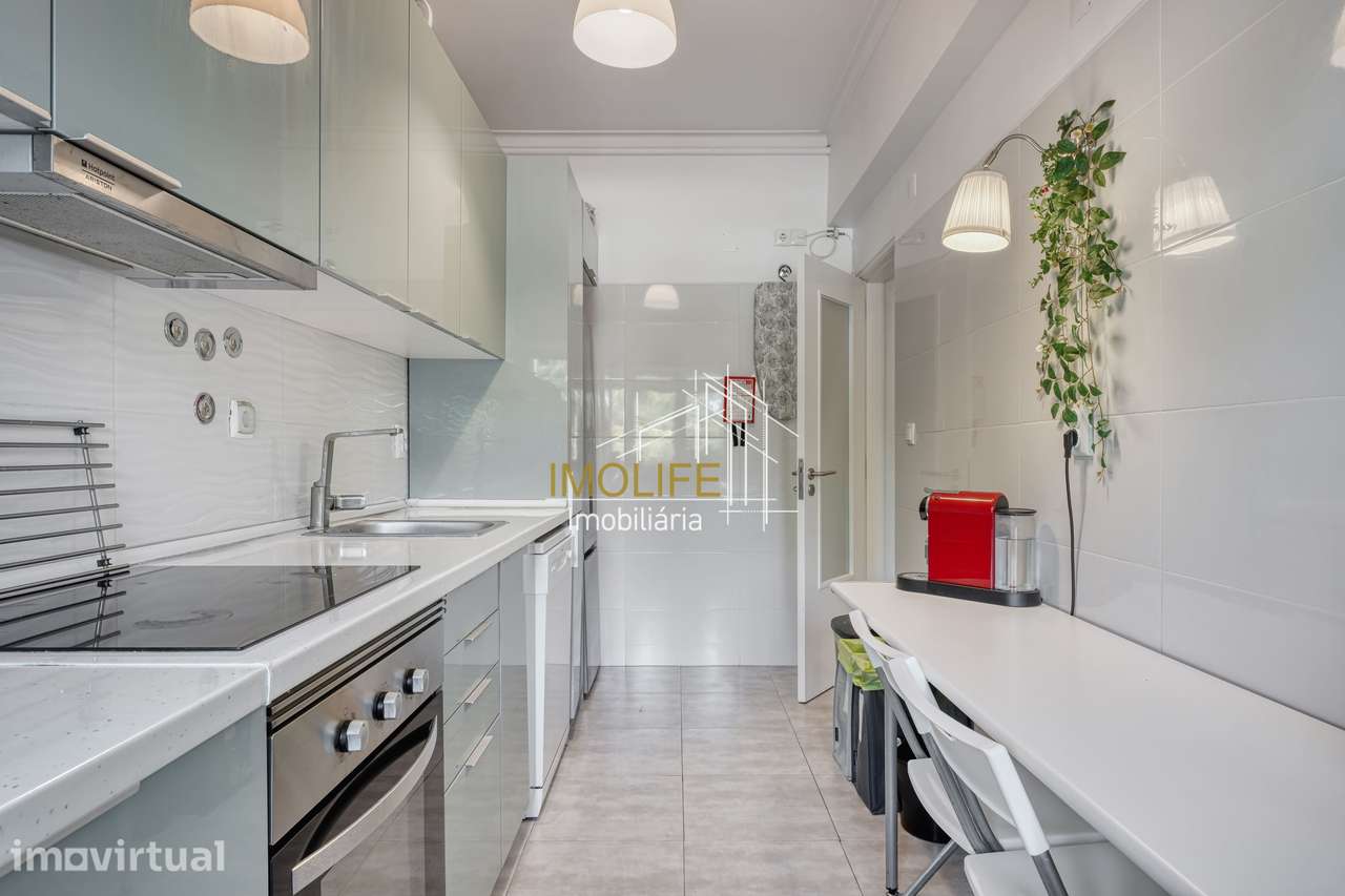 Apartamento T3 Remodelado na Rua Miguel Torga – Costa da Caparica - Grande imagem: 2/26