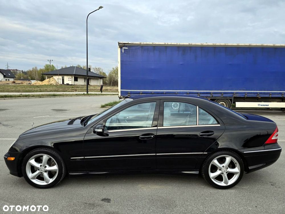 Mercedes-Benz Klasa C 230 7G-TRONIC Avantgarde Sport Edition + - 6