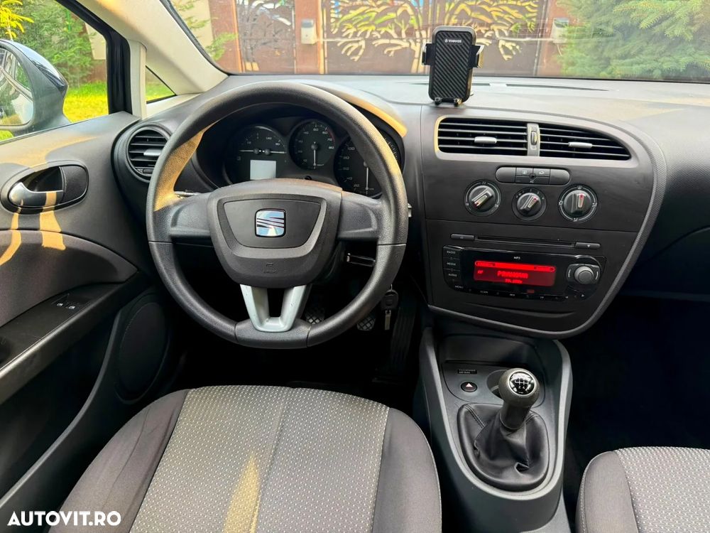 SEAT Leon 2010 — imagine 10