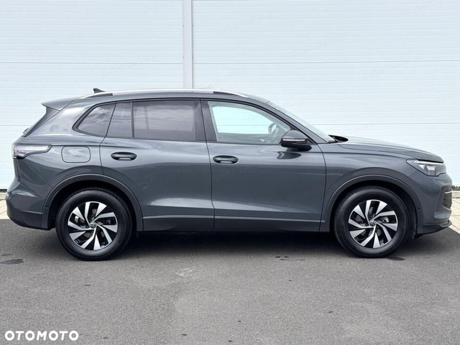 Volkswagen Tiguan - 5