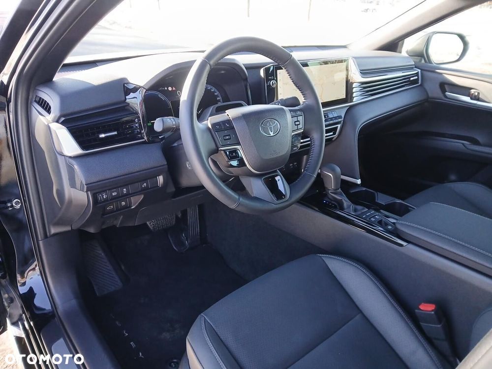 Toyota Camry - 25