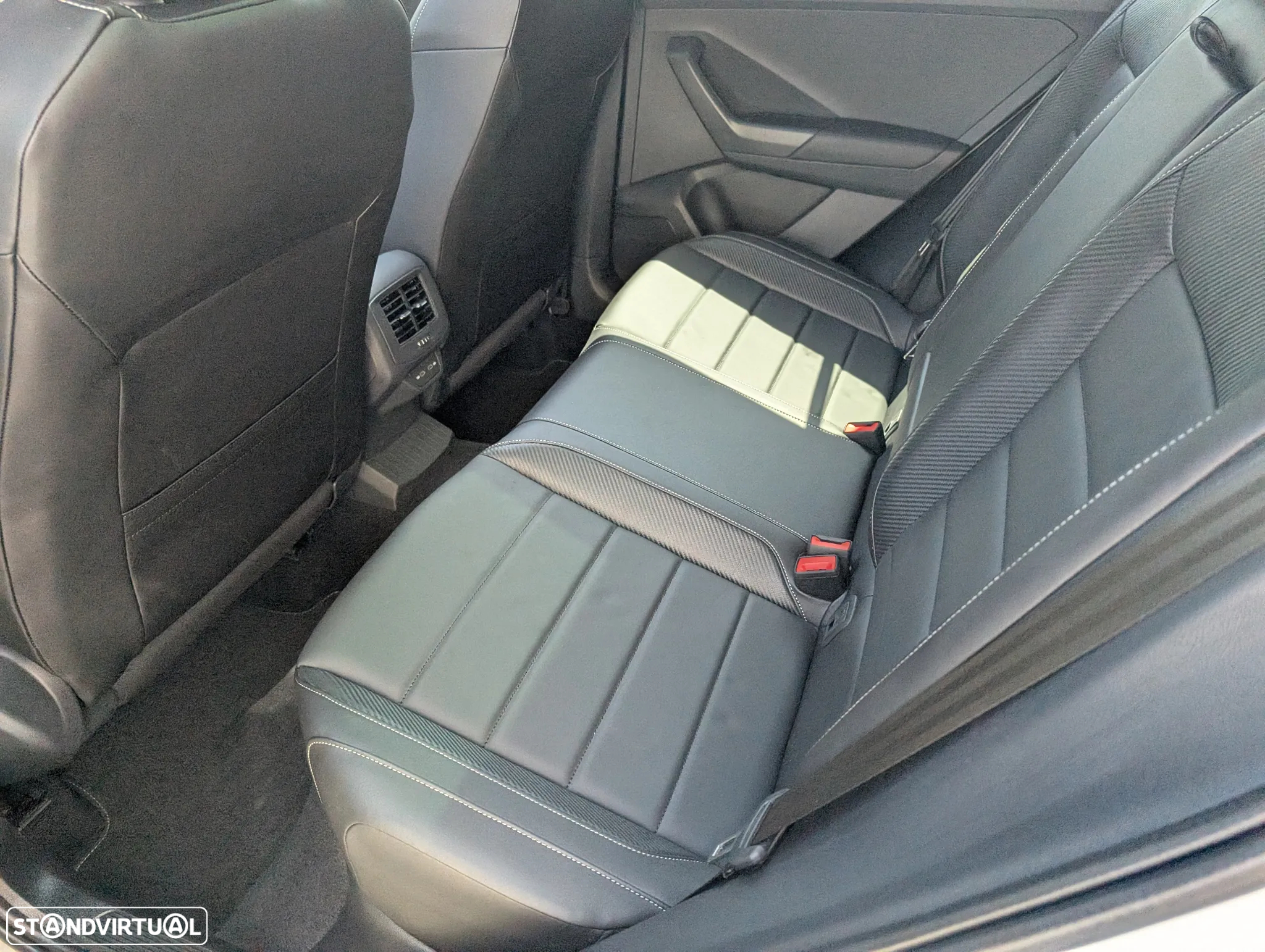 VW T-Roc 1.5 TSI R-Line DSG - 10