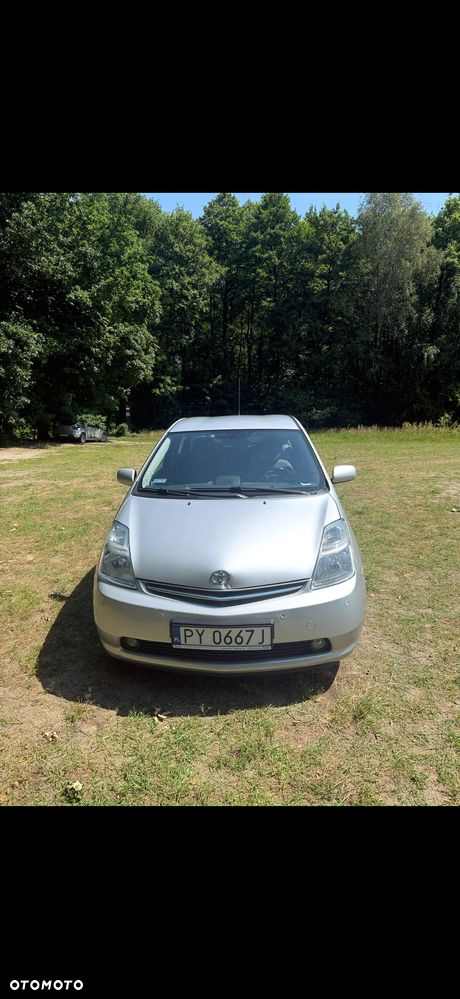 Toyota Prius - 4