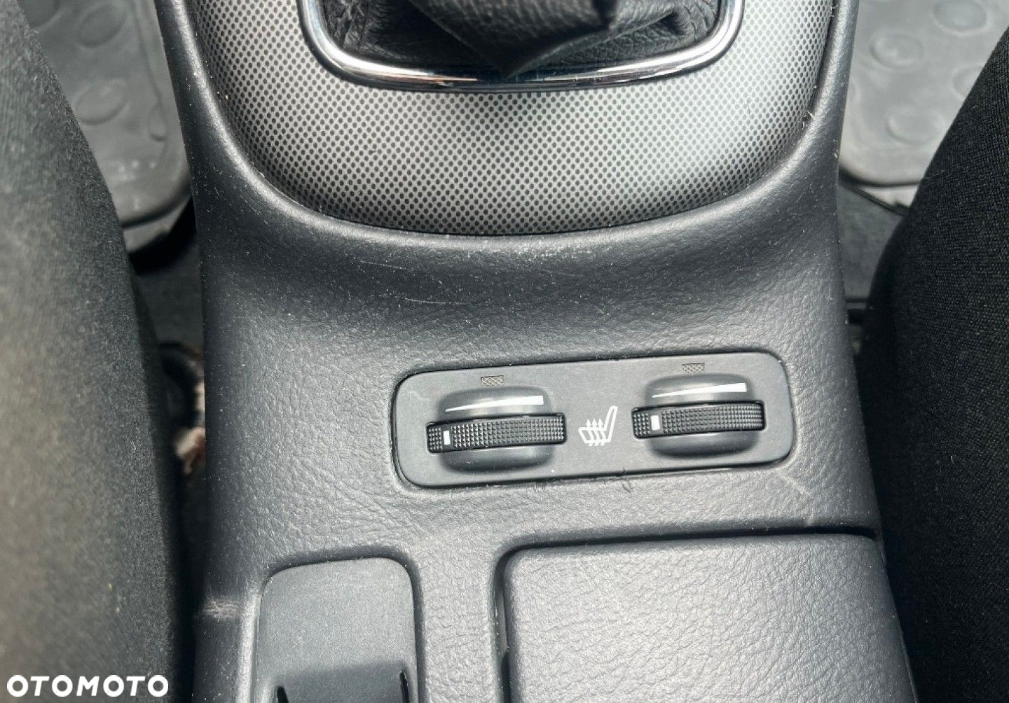 Toyota Avensis - 24