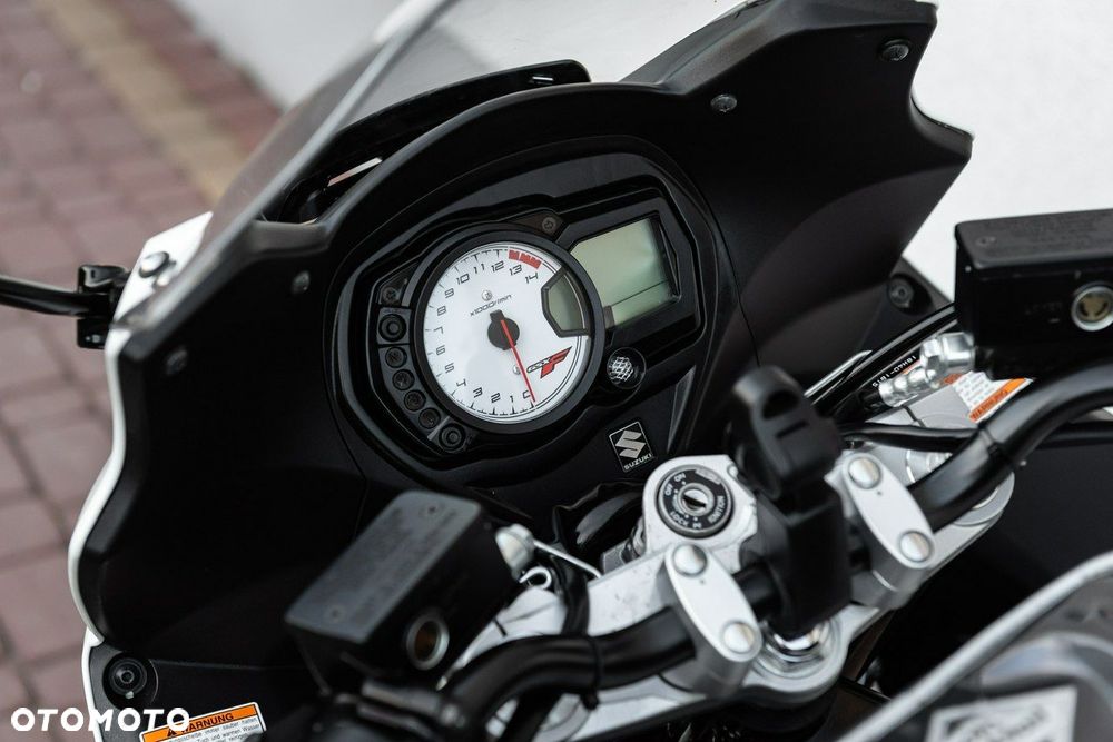 Suzuki GSX - 8
