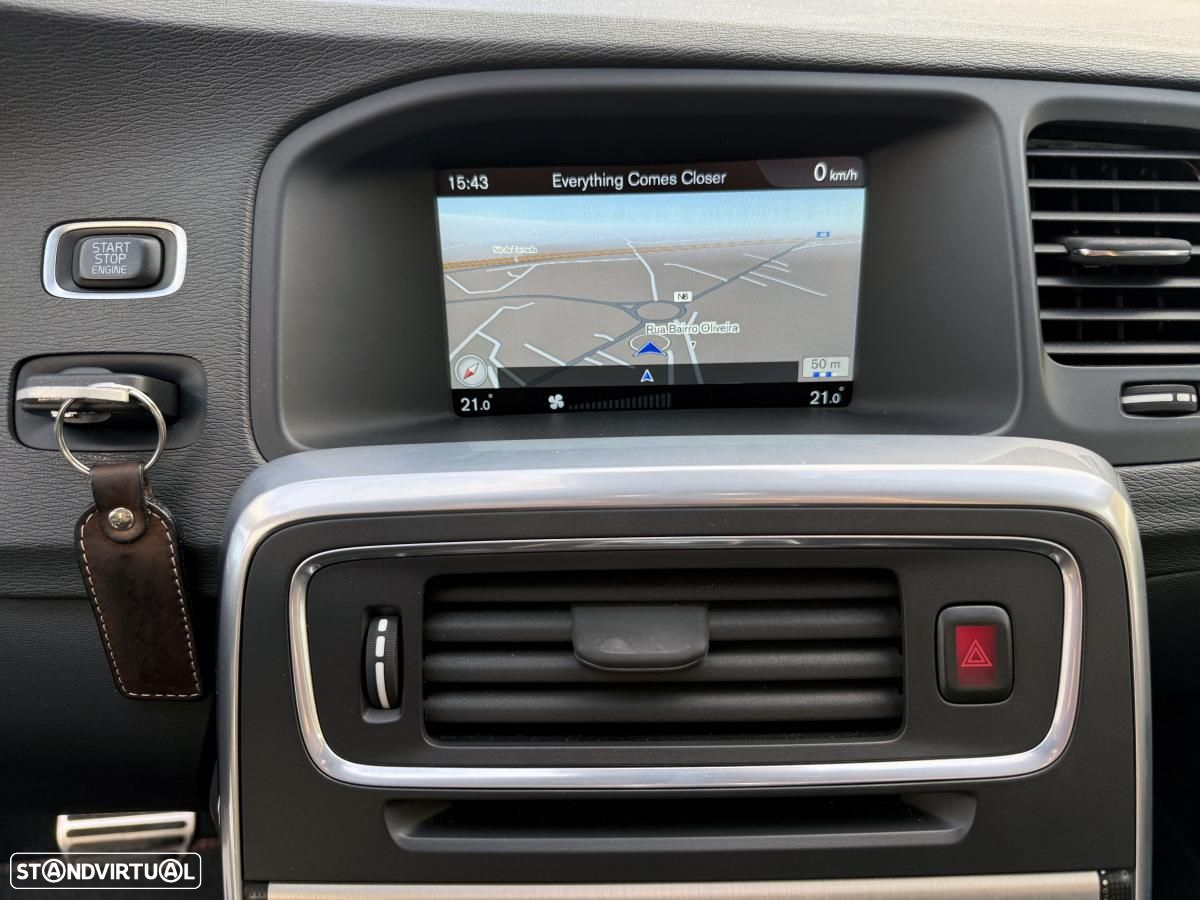 Volvo V60 2.0 D4 VOR Geartronic - 32