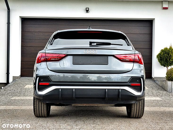 Audi Q3 Sportback 45 TFSIe S tronic S line - 11