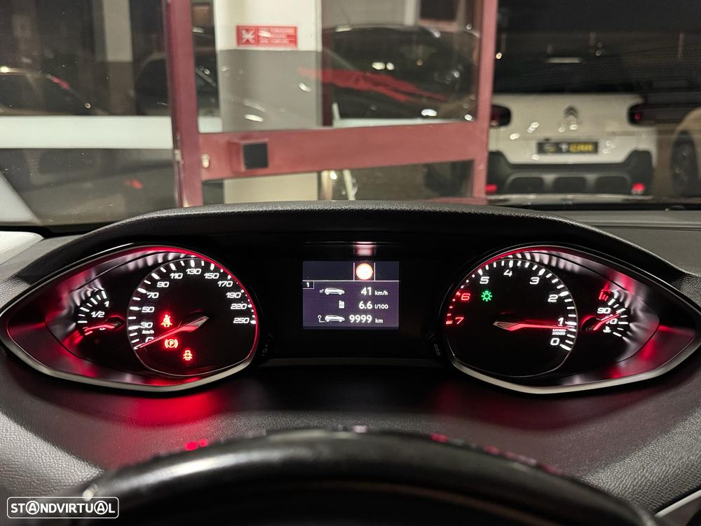Peugeot 308 1.2 PureTech Allure J18 - 21