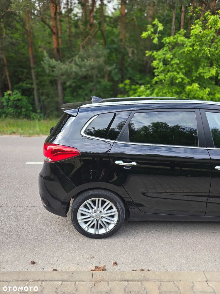 Kia Carens 1.7 CRDi L 7os - 14