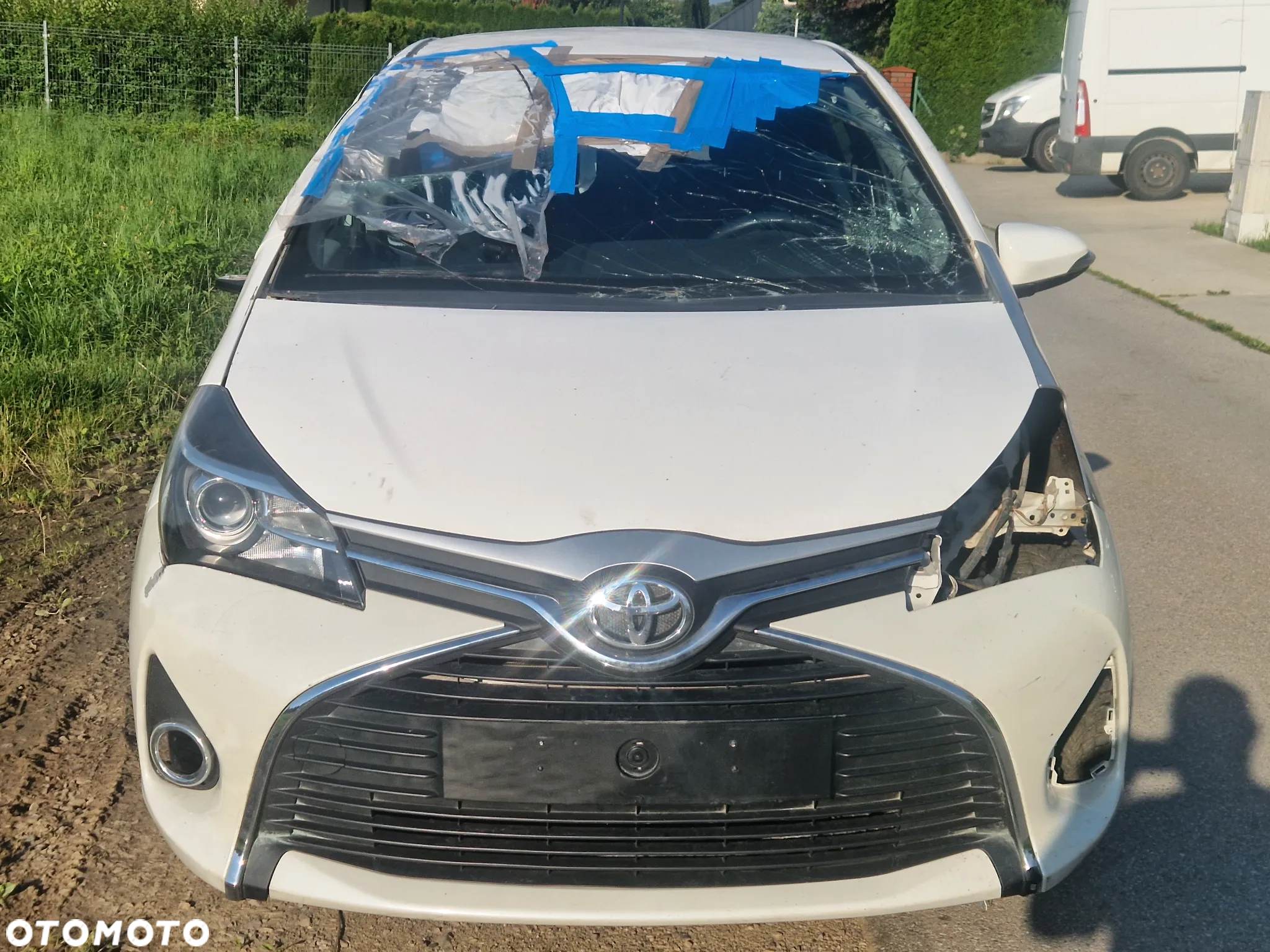 Toyota Yaris Hybrid 100 Active - 32