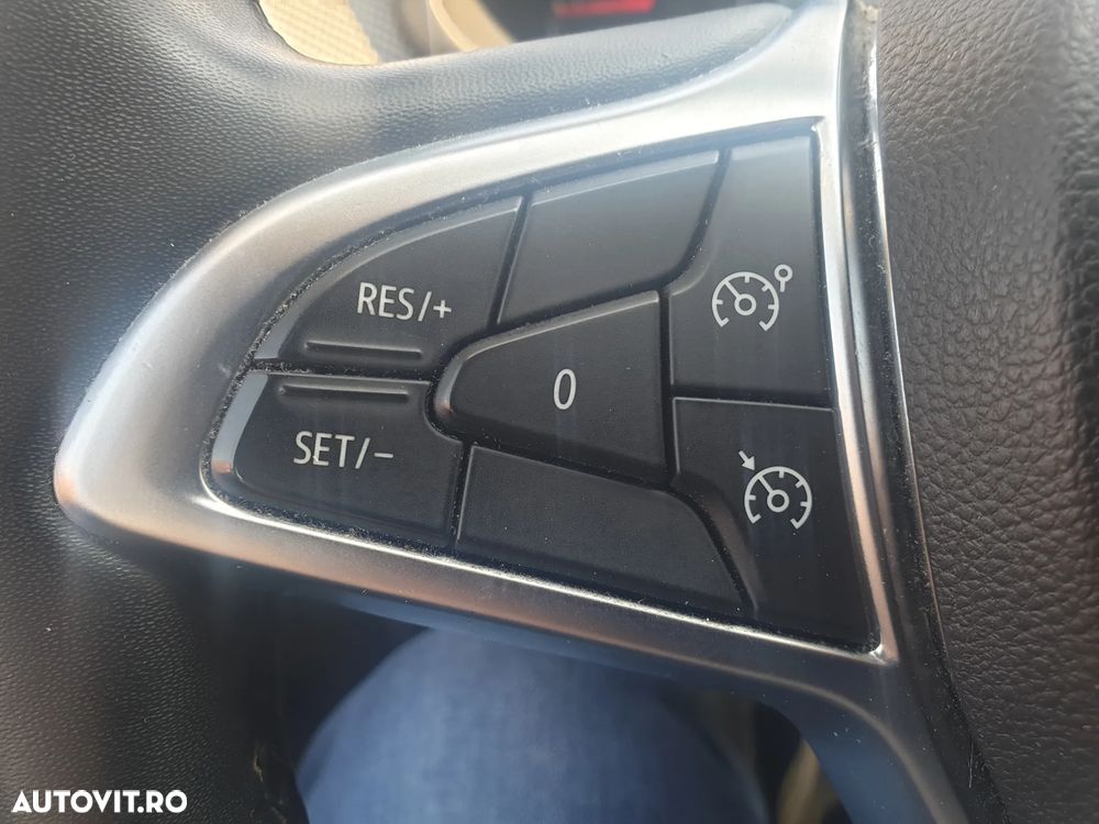 Dacia Logan TCe 90 MT6 Prestige - 30