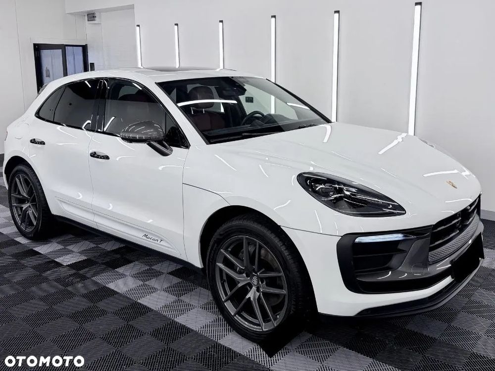 Porsche Macan T - 1