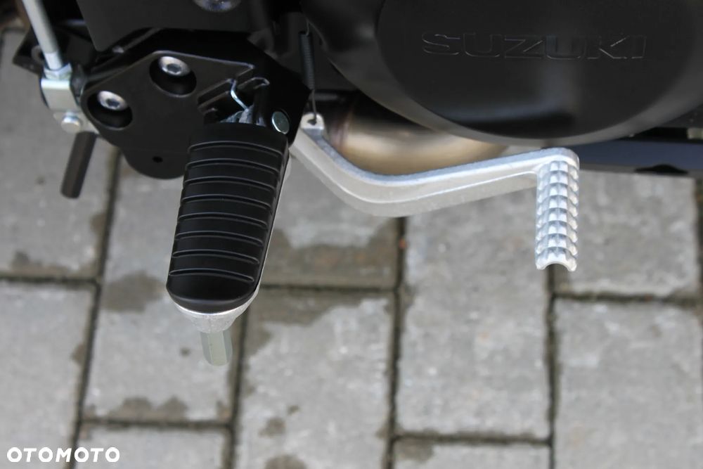 Suzuki DL - 32