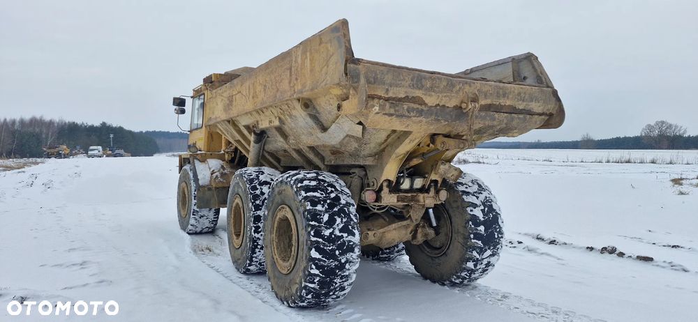 Caterpillar D300B - 2