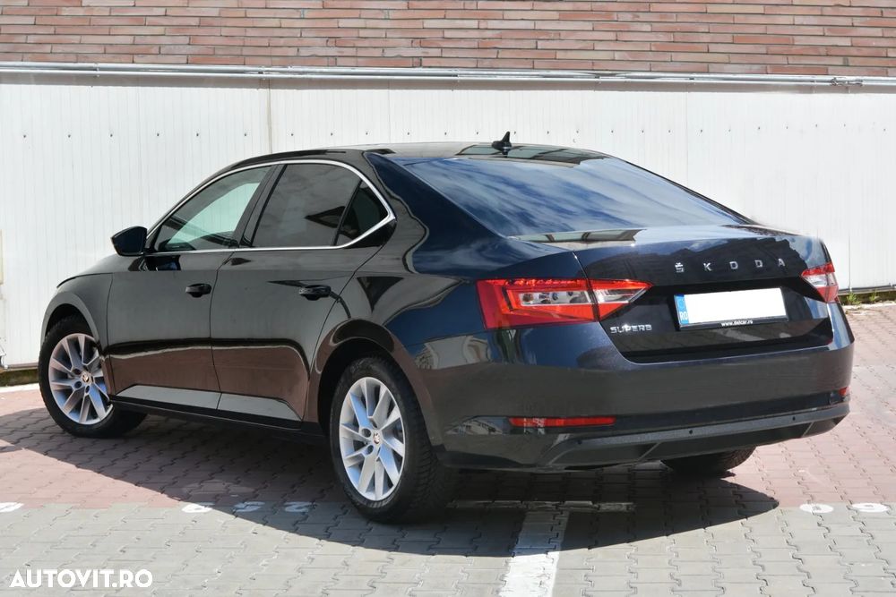 Skoda Superb 2.0 TDI DSG Ambition - 5