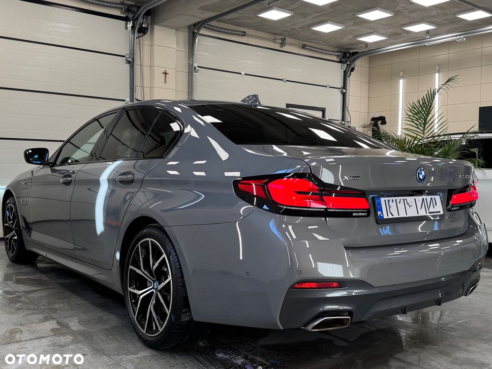 BMW Seria 5 530e xDrive M Sport Edition - 13