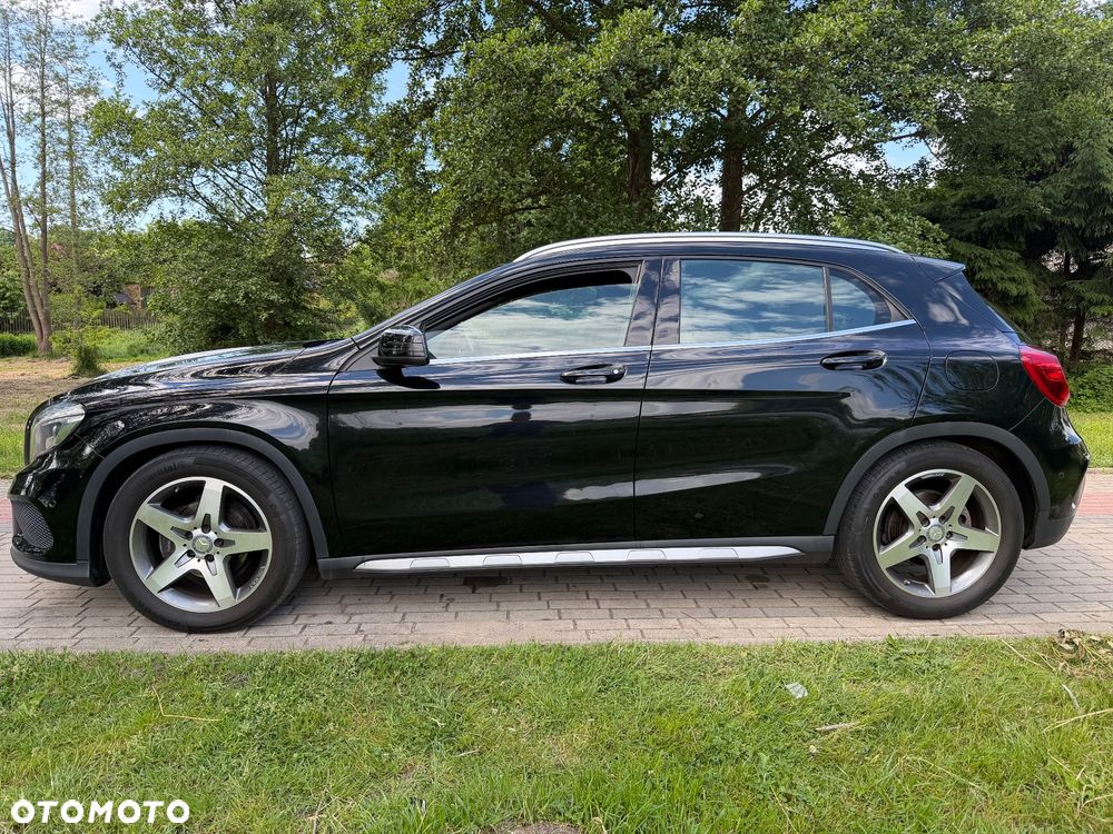 Mercedes-Benz GLA 200 AMG Line - 2