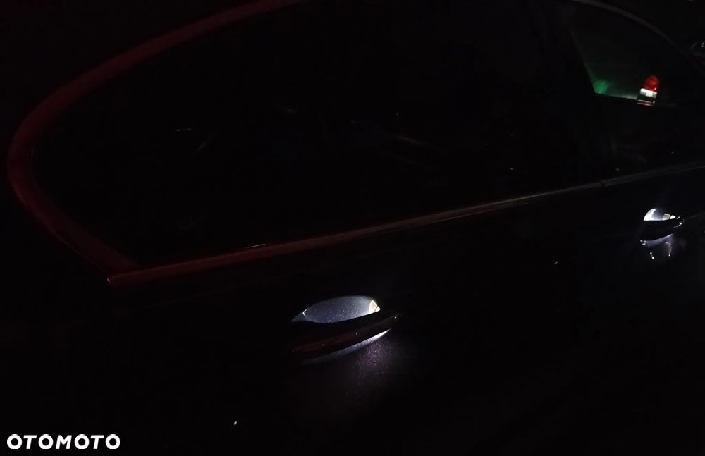 BMW Seria 5 528i xDrive Luxury Line - 9