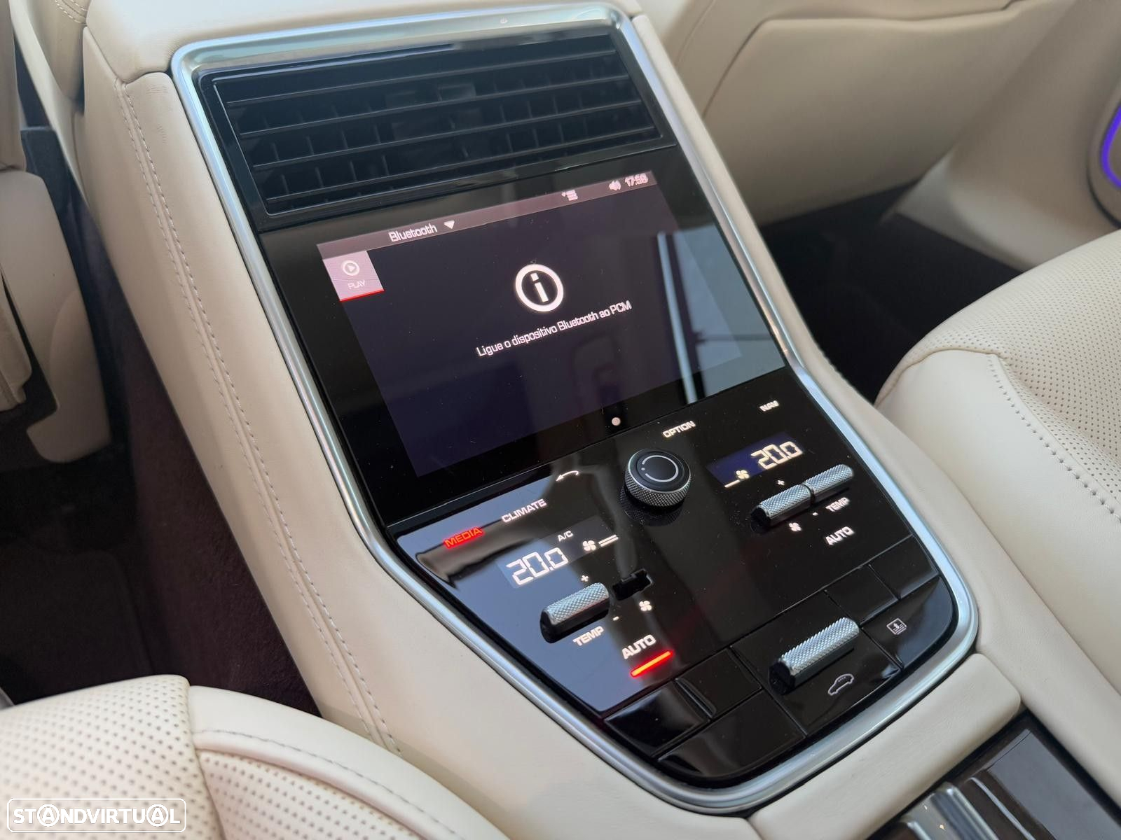 Porsche Panamera 4 E-Hybrid - 45