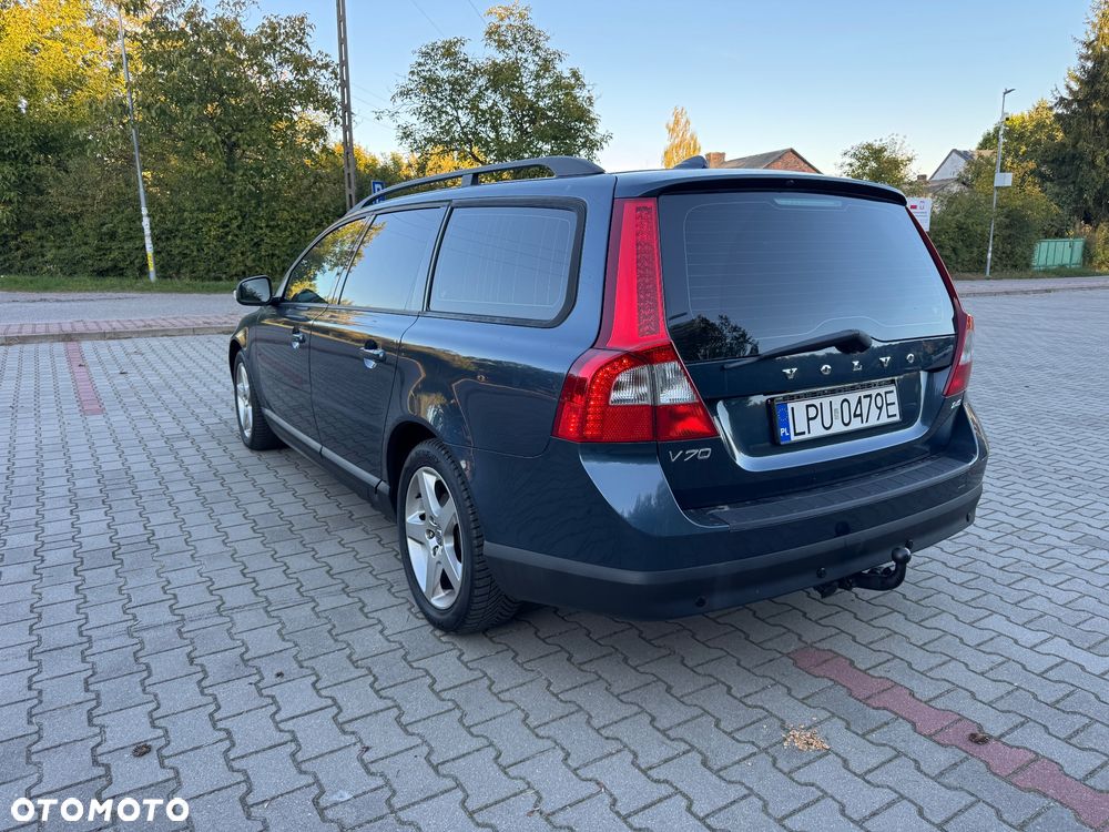 Volvo V70 2.4D Momentum - 4