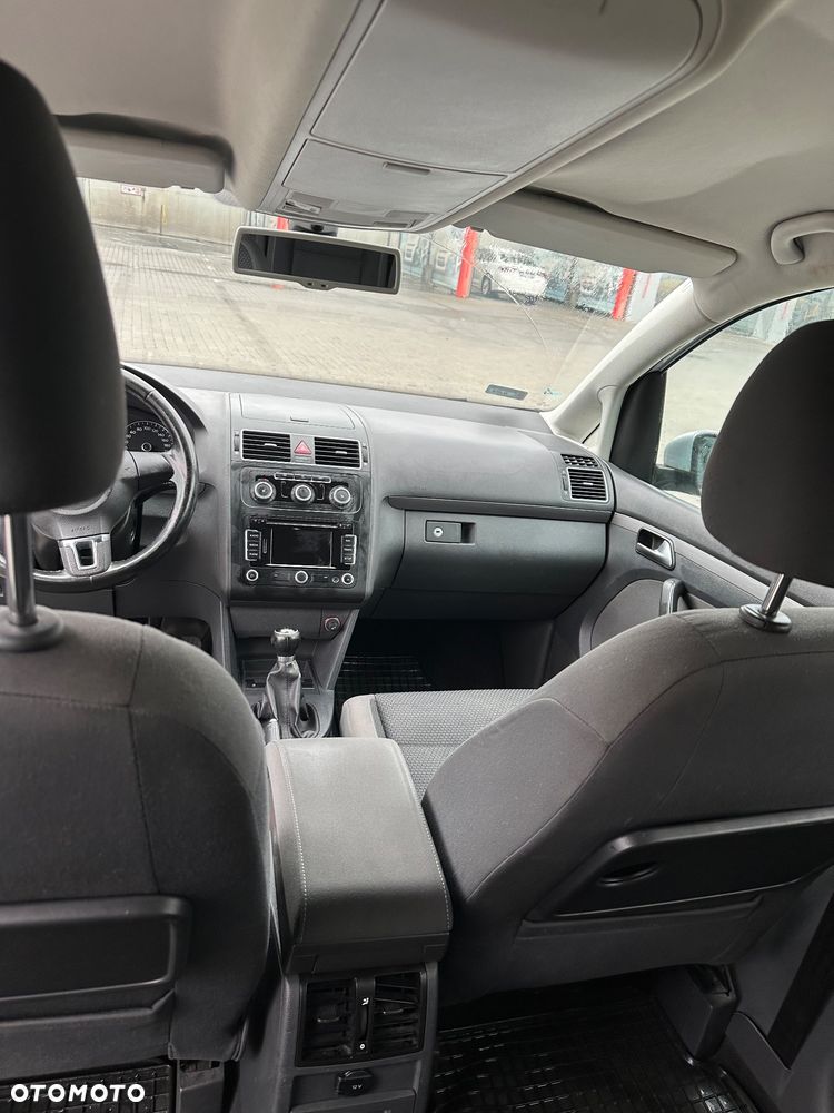Volkswagen Touran - 13