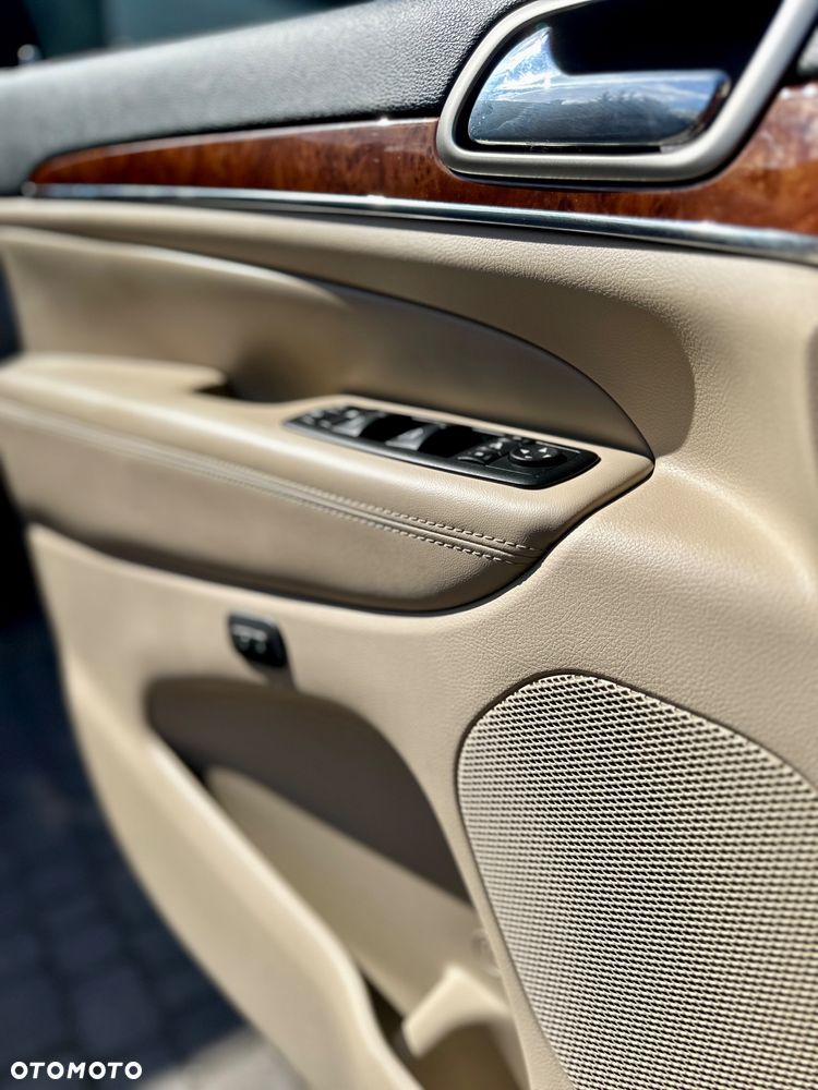 Jeep Grand Cherokee - 33