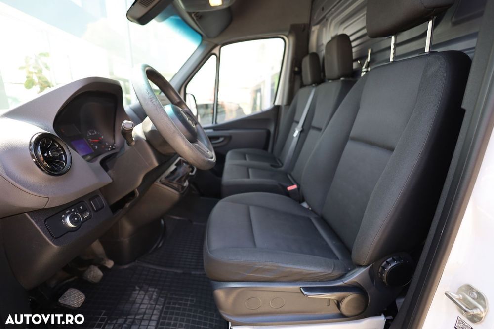 Mercedes-Benz Sprinter - 13