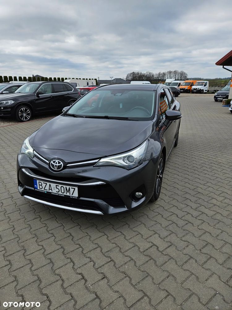 Toyota Avensis 1.8 Premium MS - 6