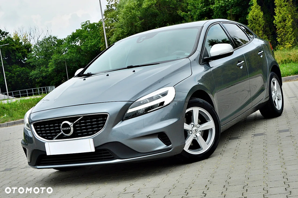 Volvo V40 D2 Drive-E R-Design Momentum