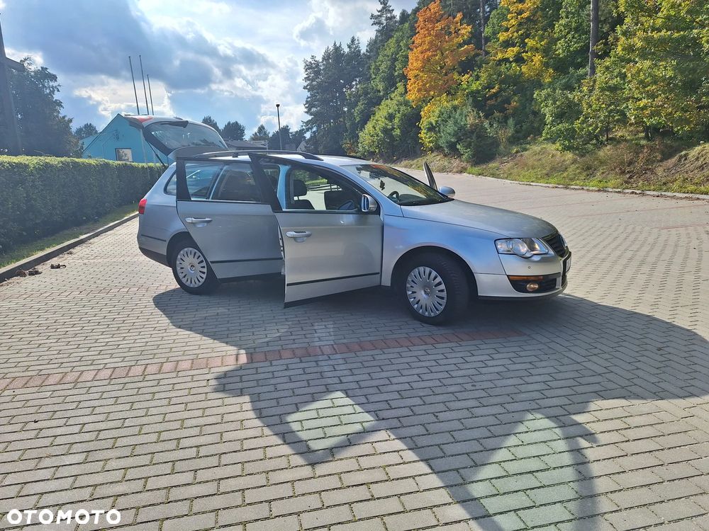 Volkswagen Passat 2.0 TDI Trendline DSG - 2