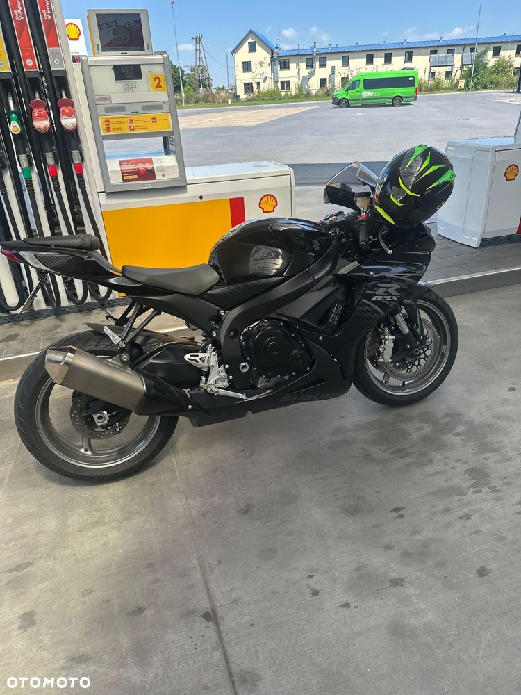 Suzuki GSR - 10