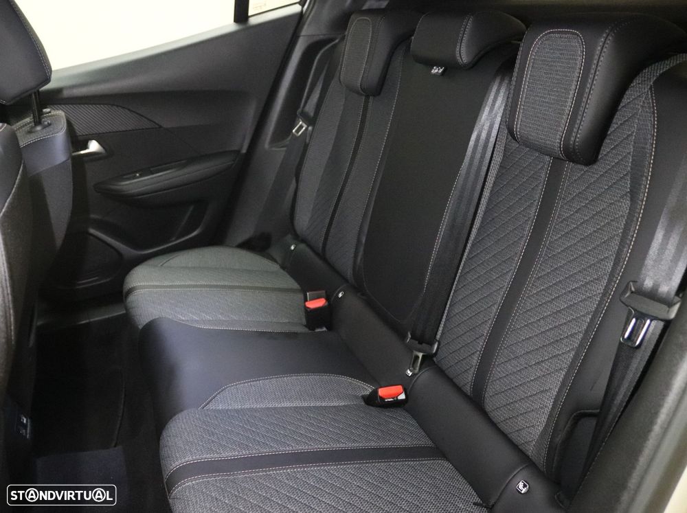 Peugeot 2008 1.2 Hybrid Allure e-DCS6 - 42