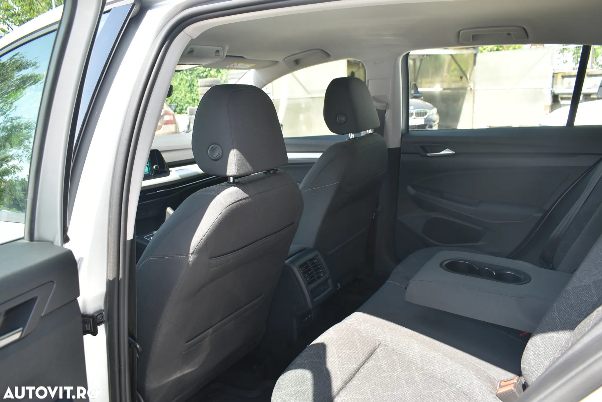 Volkswagen Golf 1.0 eTSI DSG MHEV Life - 12