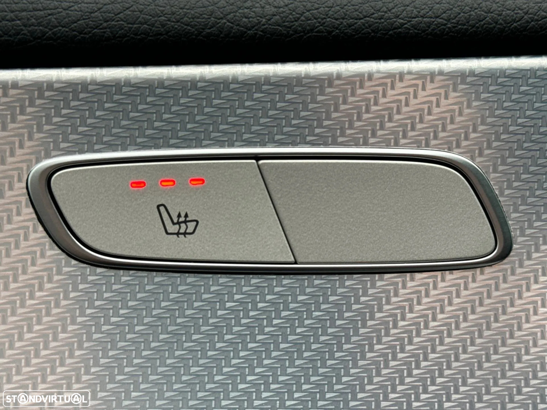 Mercedes-Benz E 300 e Exclusive Line - 18