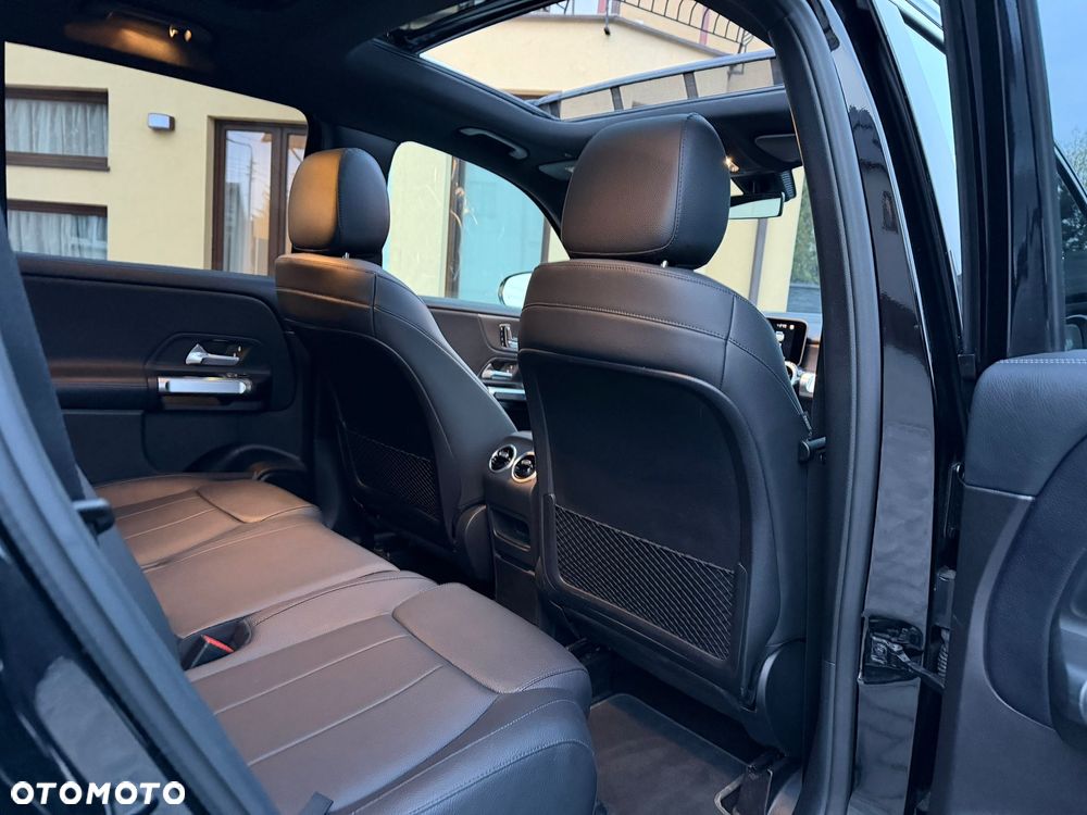 Mercedes-Benz GLB 250 4Matic 8G-DCT - 12