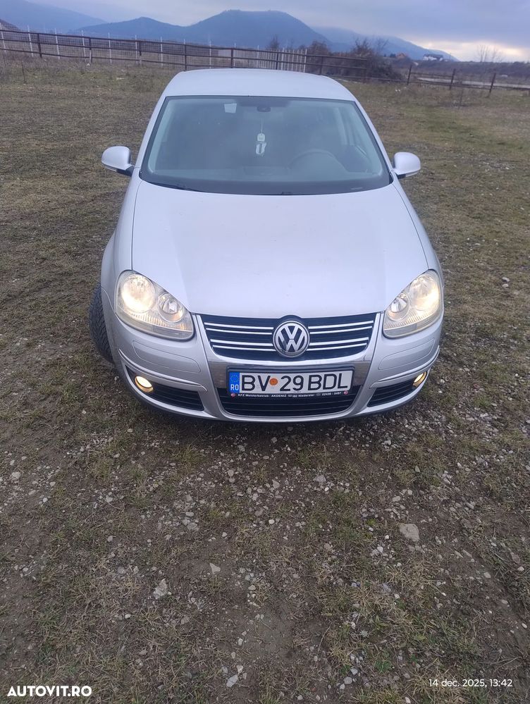 Volkswagen Jetta 1.6 Trendline - 1