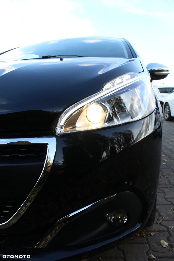 Peugeot 208 1.2 PureTech Allure - 32